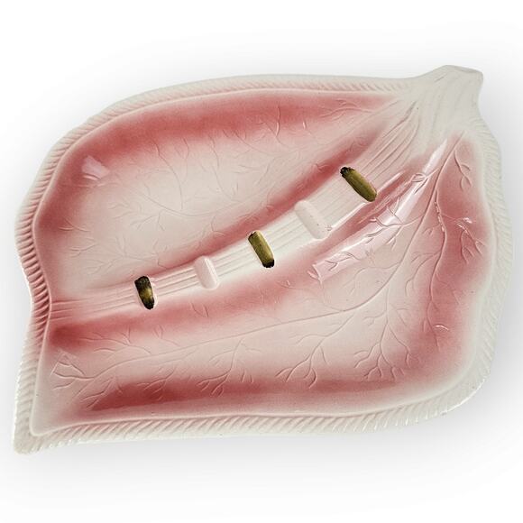 Vintage MCM pink white ceramic ashtray leaf shape - Picture 1 of 8